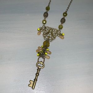 💕Handcrafted vintage inspired key necklace
